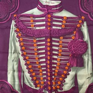 Hermès  BNIB BRANDBOURGS 26” x26” purple and grey scarf